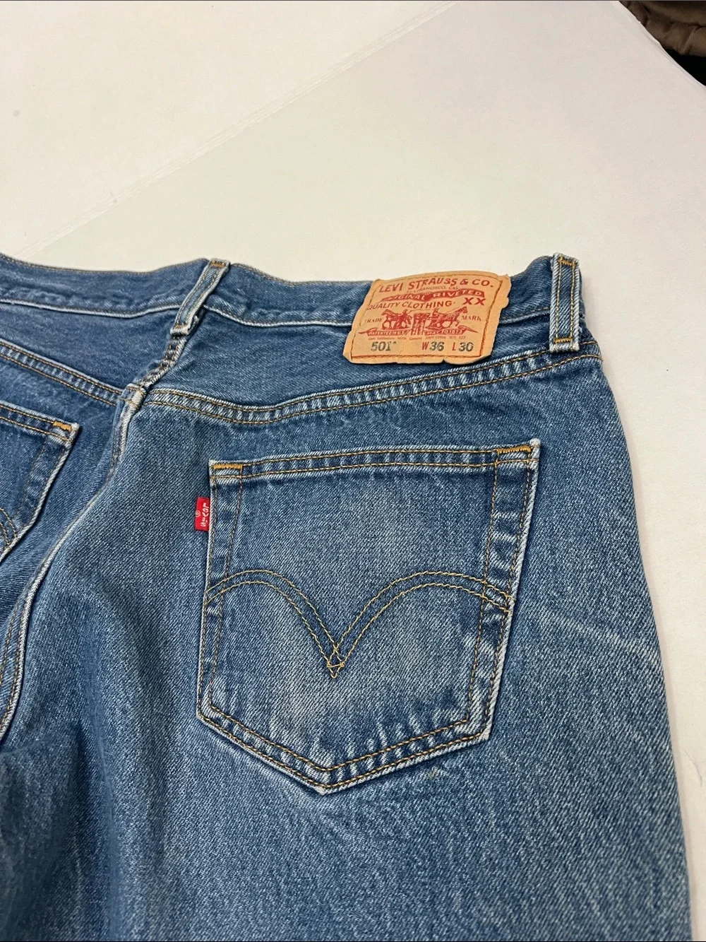 Levi's 501 Original Fit Jeans VTG mid Y2K Men's Medium Wash Distressed Grange